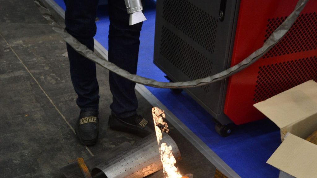 Maszyna do czyszczenia laserowego